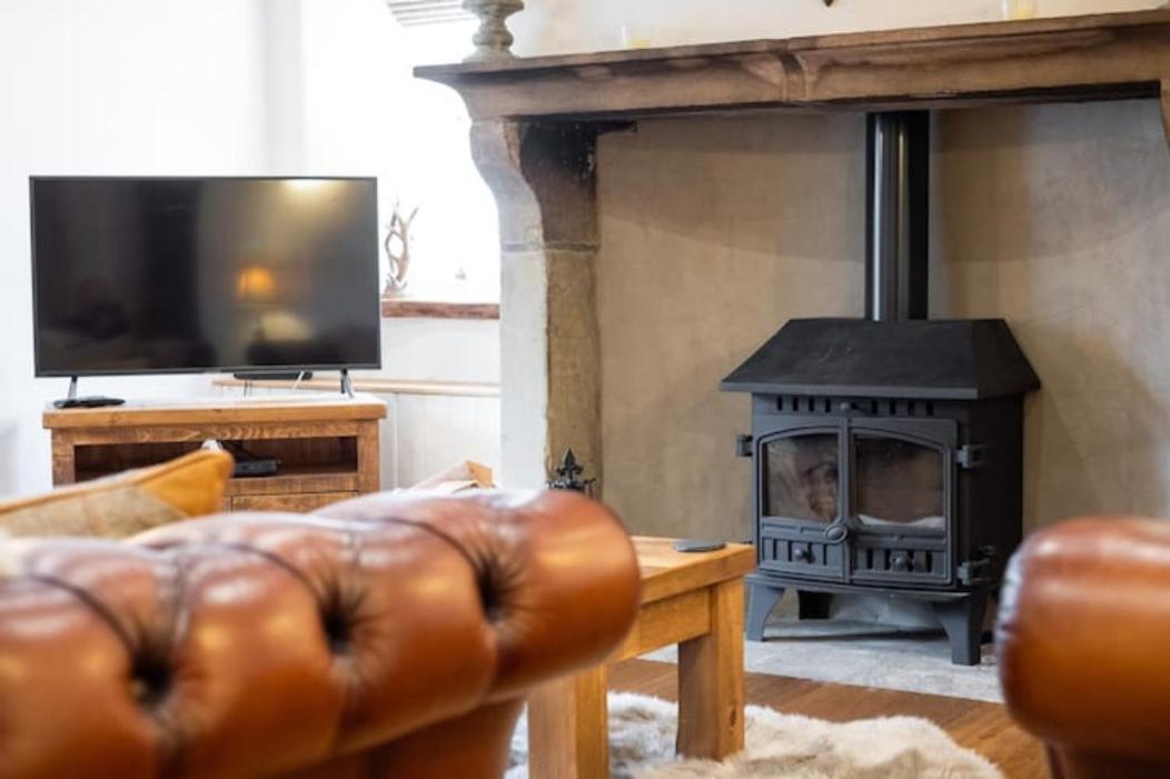5 Star Cottage On The Green With Log Burner - Dog Friendly Austwick Eksteriør billede