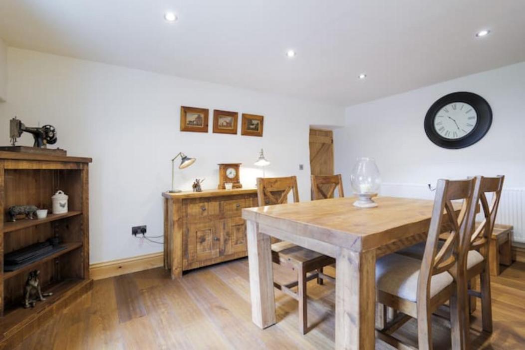 5 Star Cottage On The Green With Log Burner - Dog Friendly Austwick Eksteriør billede